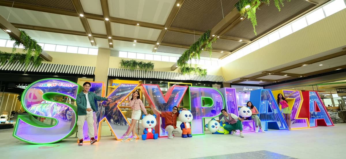 One of the unique features of the mall is the Sky Plaza, which adds fun and vibrant color to the mall’s displays.